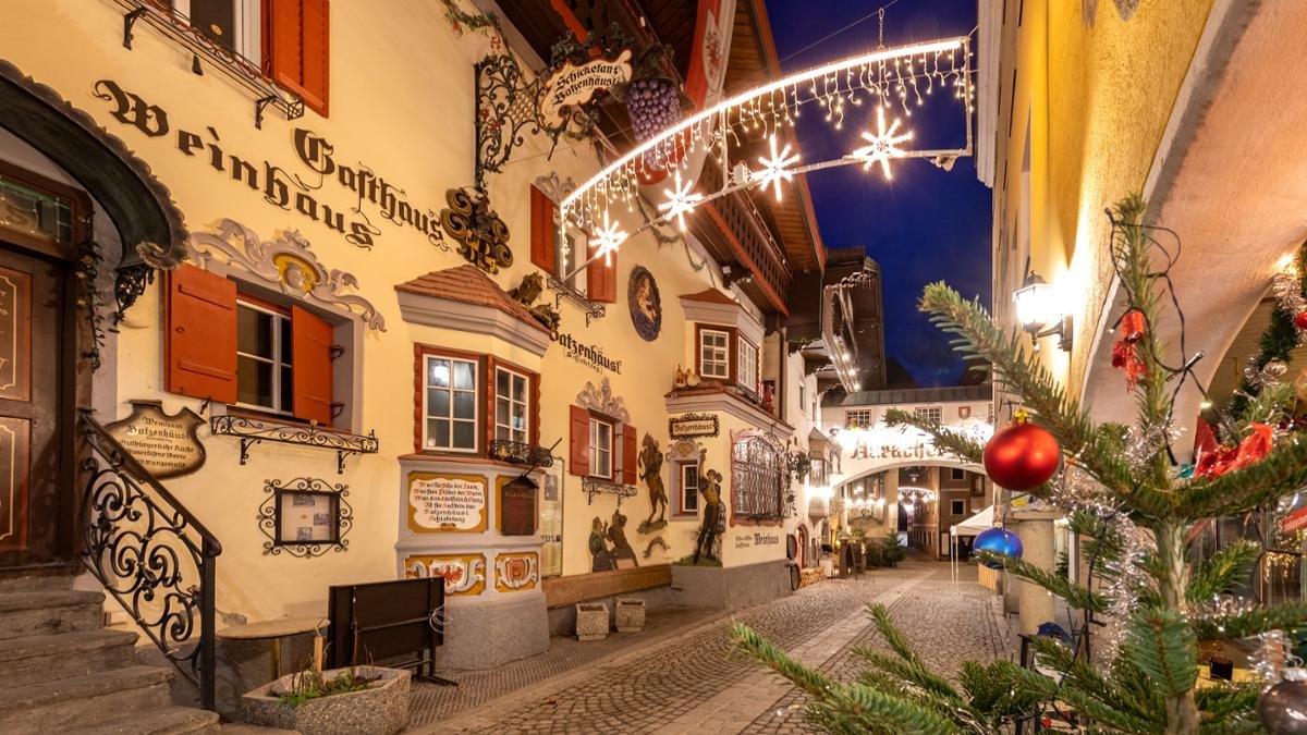 Römerhofgasse Lane in Kufstein in all its Christmas splendour, © Kufsteinerand/Nikolaus Faistauer