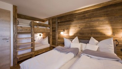 Chalet_Felsbichl_Haus_12_Woergl_Schlafzimmer_3, © Chalet Felsbichl