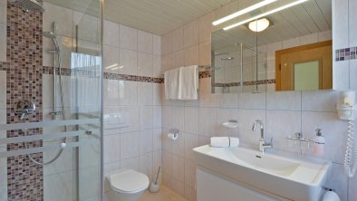 Zimmer 16 Badezimmer