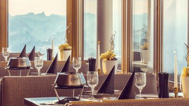 Fondue Night with incredible views of Zugspitze Peak, © Tiroler Zugspitzbahn