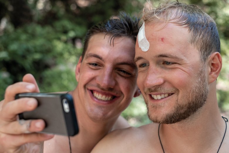 Selfie with a plaster! Our reporter Merlin (left) with his friend Valentin (by the way, it was a swimming not a cycling accident).
