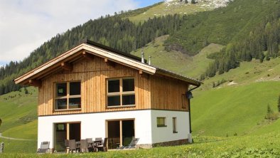 Chalet Frühling, © Lorenz Karin