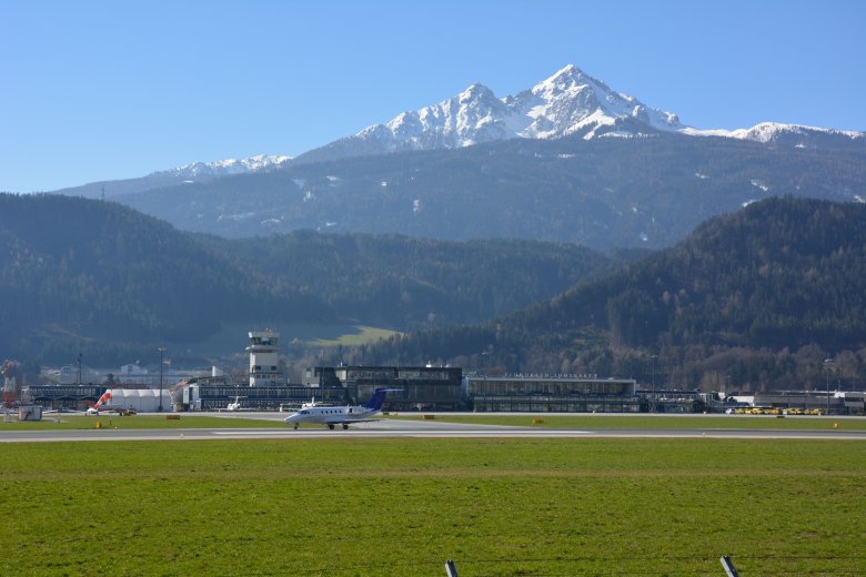 Innsbruck Airport (INN) with the Nockspitze in the background., © Tirol Advertising - Angela Fuchs