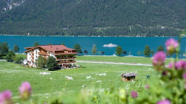 Hotel Bergland im Sommer - in Seenähe, © Hotel Bergland