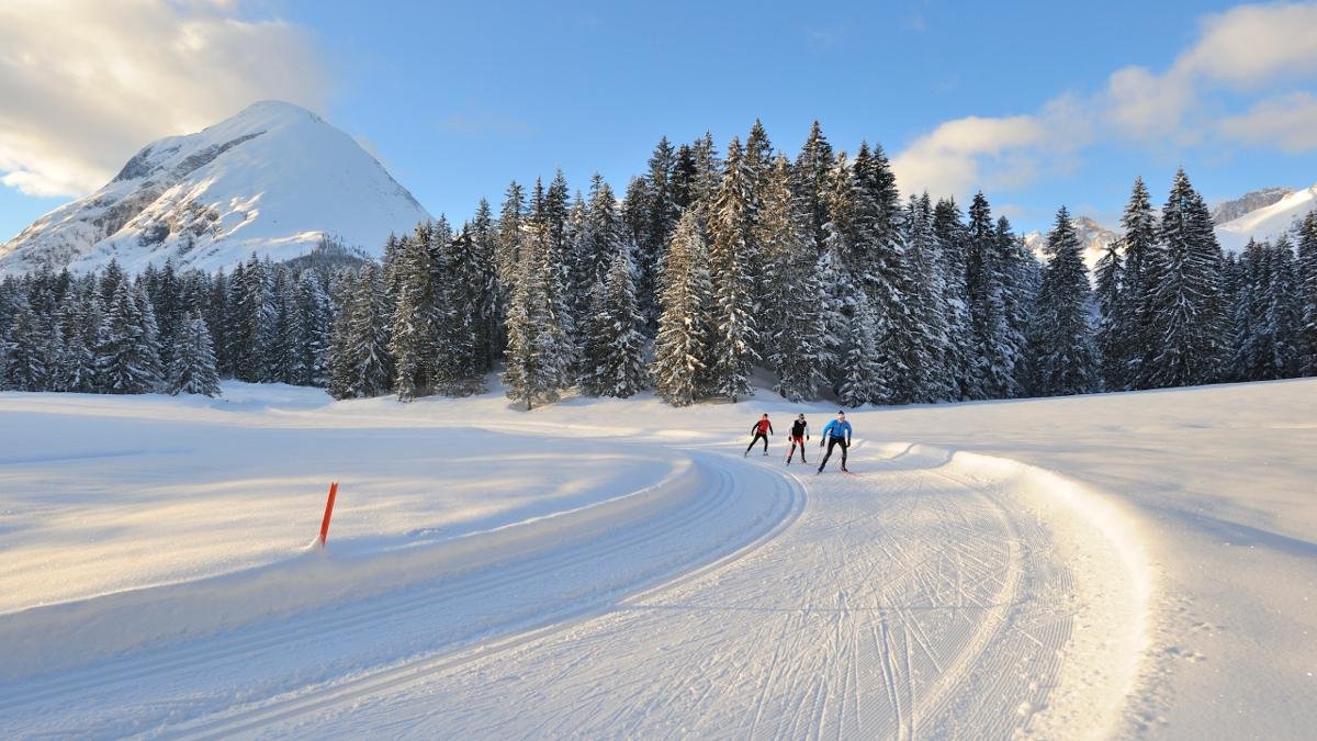 For fans of this gentle and rhythmic sport there is no better feeling than gliding through the snowy winter landscape and breathing in the fresh mountain air., © Tirol Werbung