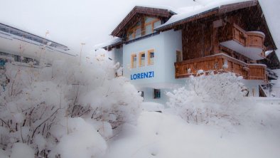 wie in wolken gebettet, © Lorenzi Ernst