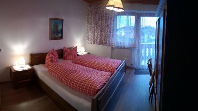 Ferienwohnung Koller Stumm Zillertal Schlafzimmer1