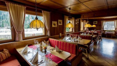 Restaurant im Zollwirt mit Blick zum Wasserfall