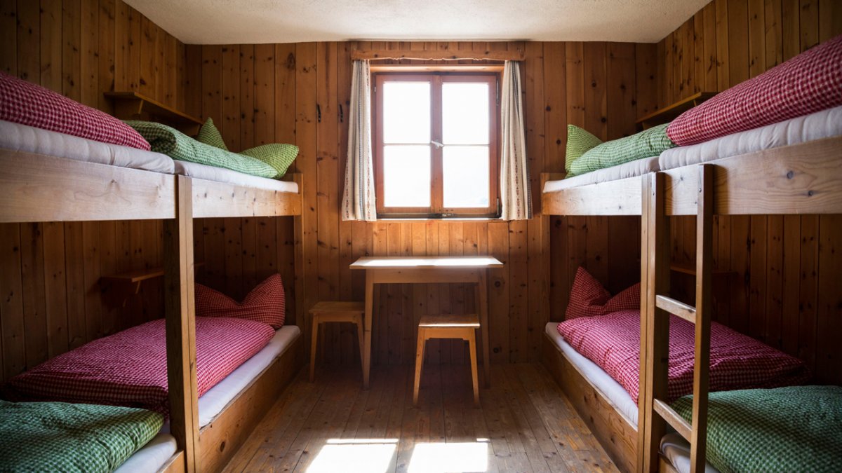 Eagle Walk: Sleeping quarters in the Württemberger Haus hut, © Tirol Werbung