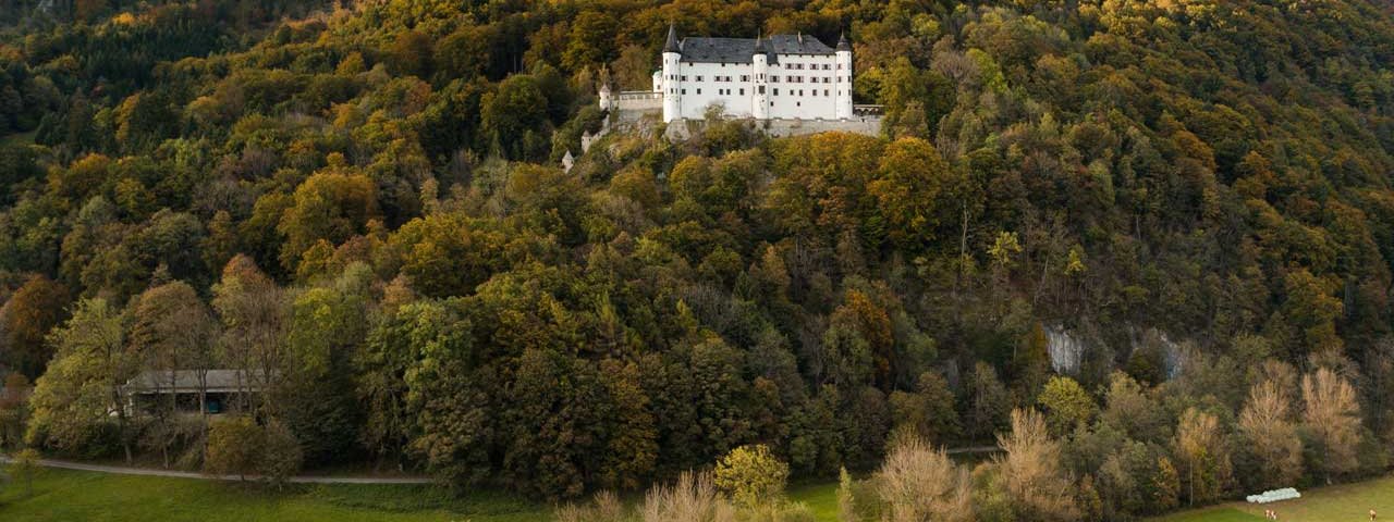 Autumn in Tirol: Schloss Tratzberg, © Tirol Werbung/Mario Webhofer
