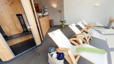 Panoramic heated loungers and infrared cabin, © Natürlich. Hotel mit Charakter in Fiss, Tirol