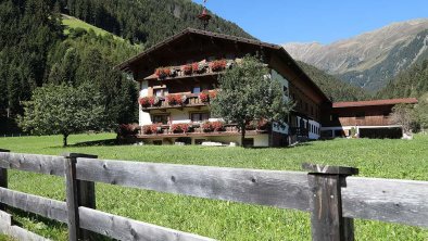 Bauernhof-Hotel-Almhof-Urlaub-in-Neustift-Hotel-in