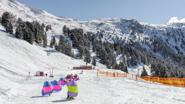 Children's ski lesson at the Hochzeiger ski resort in Jerzens, © Tirol Werbung/Robert Pupeter