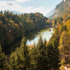 Autumn in Tirol: Berglsteiner See lake, © Tirol Werbung/Mario Webhofer