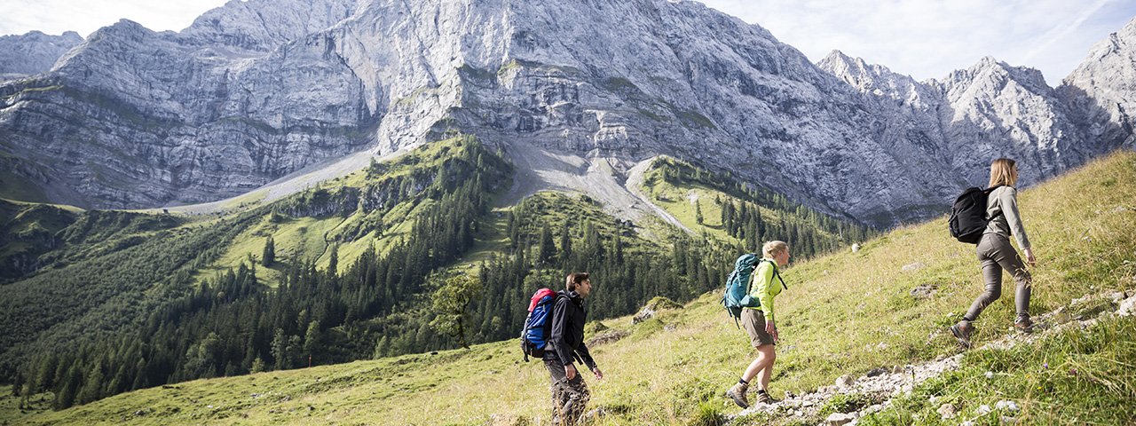 With its stunning network of trails, scenic Karwendel Silver Region just begs to be explored on two feet during the 2021 Hiking World Championships, © Dominik Gigler / Tirol Werbung