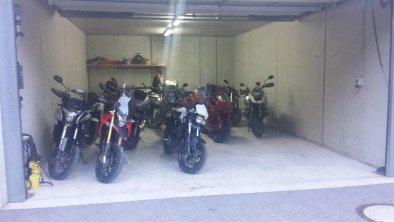 Garage für Motorräder