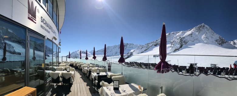 The Restaurant Schaufelspitz is the highest fine-dining location in the world.
, © Wintersport Tirol AG &amp; CO Stubaier Bergbahnen KG