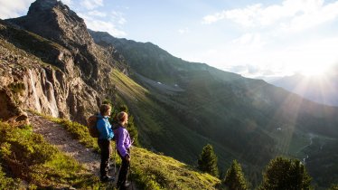 Hiking to the Anton-Renk-Hütte, © Daniel Zangerl