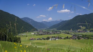 Kirchdorf im Sommer