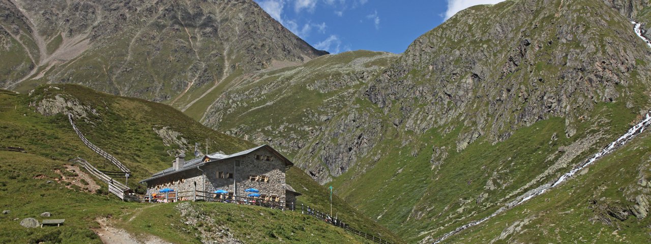 The Amberger Hütte in the Stubai Alps, © Anton Thaler