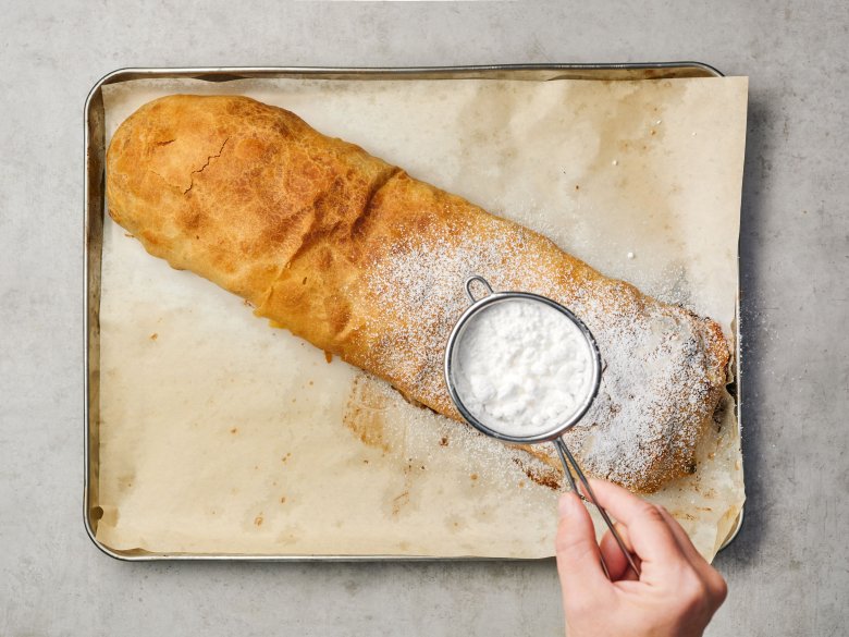 Step 11: Dust the finished strudel with icing sugar.