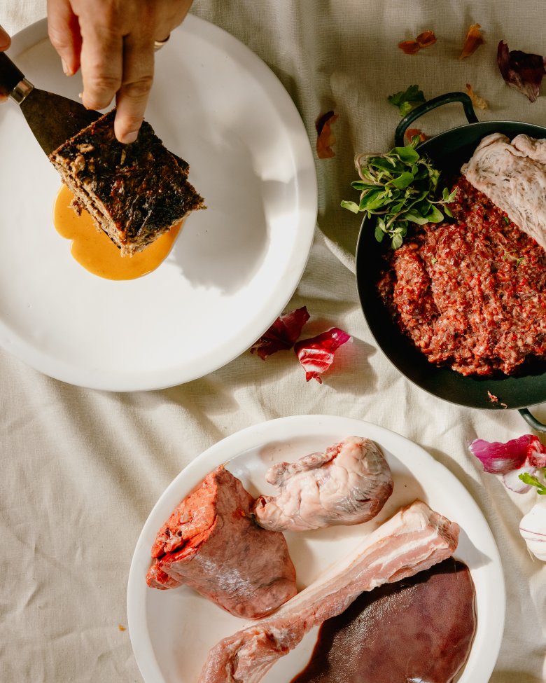 Zillertal oven-baked liver is a Tirolean classic which has become a rarity on the menu the region&#39;s inns and guesthouses., © Tirol Werbung / Ramon Haindl