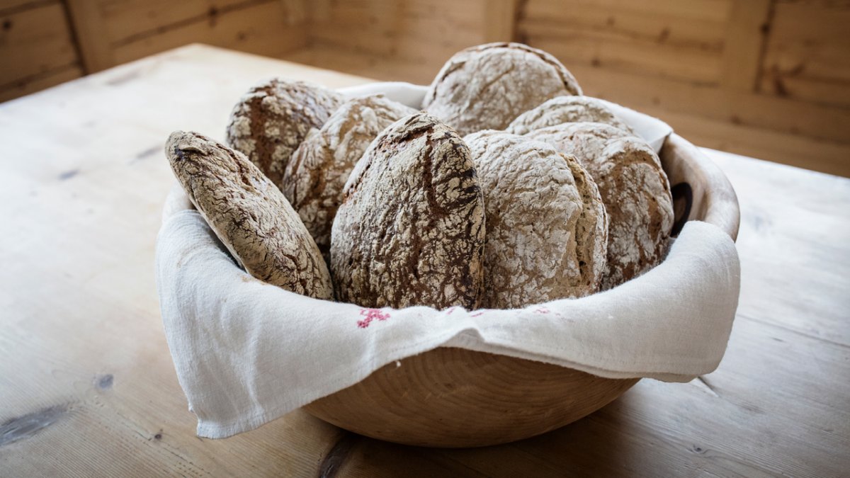 Is there anything better than a hearty snack with homemade bread?, © Tirol Werbung/Lisa Hörterer