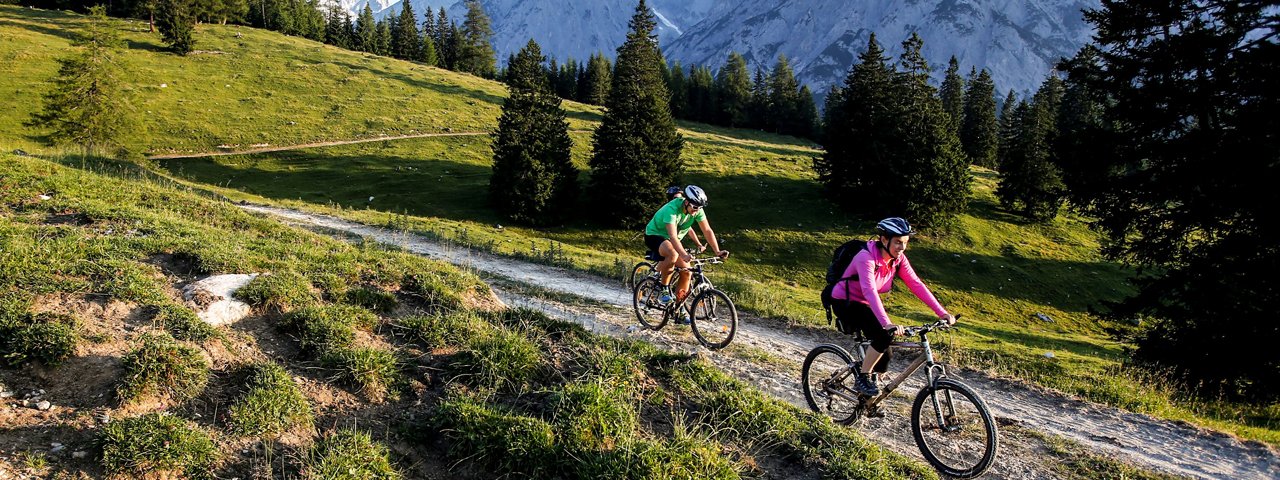 Mountain bike ride to the Walder Alm hut, © Tourismusverband Hall Wattens