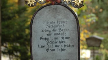 Fun Tombstone Inscription at Tirol Cemetery Museum, © Alpbachtal Tiroler Seenland