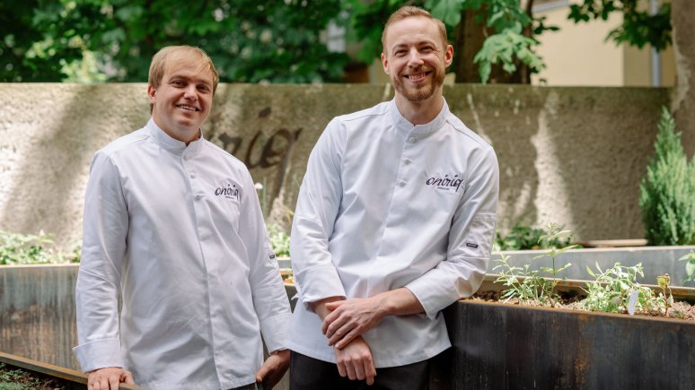 Christoph Bickel and Nikolai Prachensky, chef and sommelier at Oniriq.
, ©  Tirol Werbung /Sebastian Gabriel