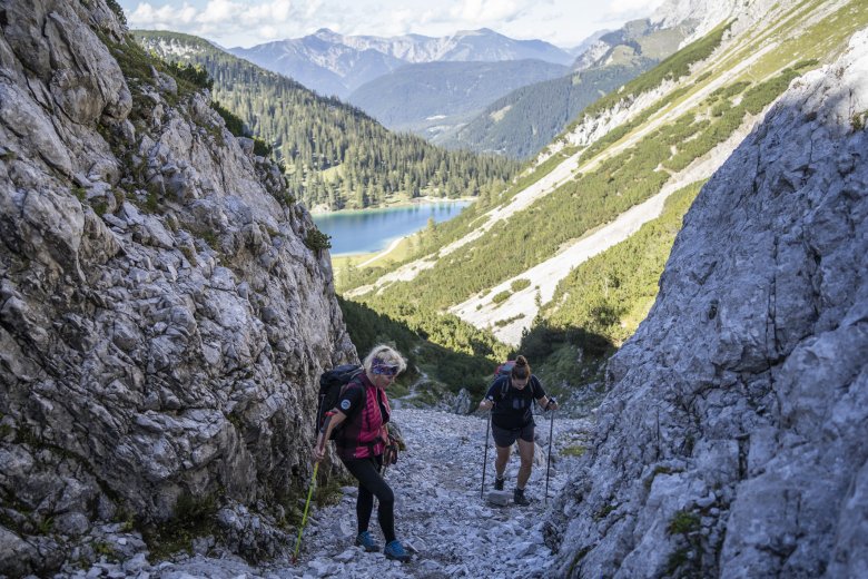 The slippery approach to the Coburger H&uuml;tte is hard work.
