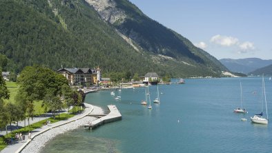 das Hotel Post liegt direkt am Achensee, © Hotel Post am See