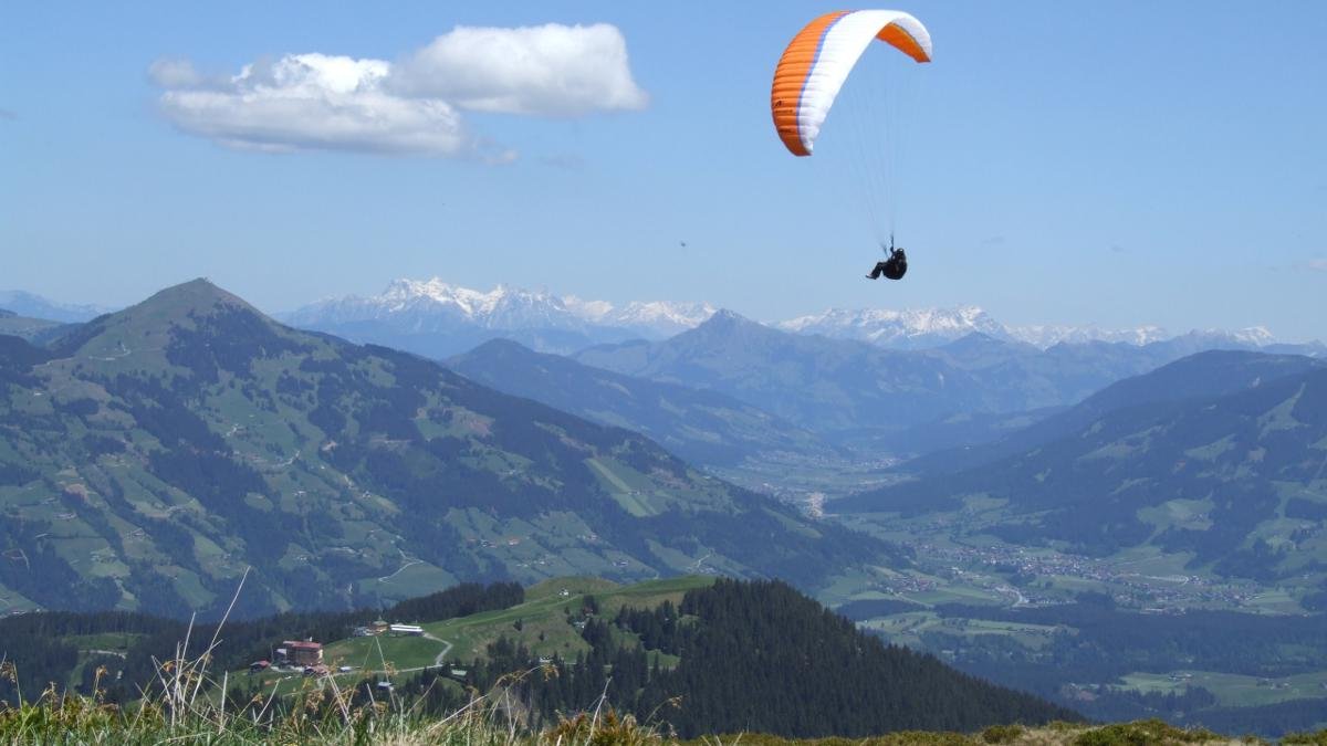 The first of the four church villages is situated at the entrance to the Wildschönau and is very popular among paragliders and hang gliders., © Wildschönau Tourismus