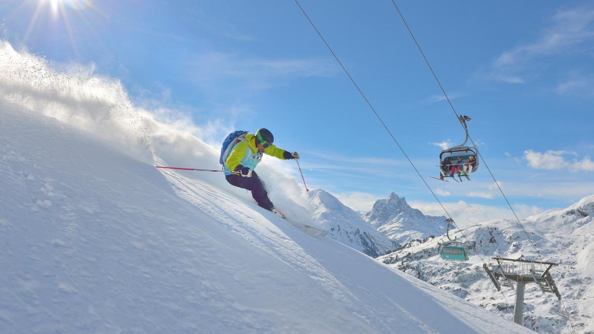 With more than 300km of pistes and almost 100 lifts and cable cars, the ski resorts on and around the Arlberg pass form one of Austria’s largest wintersports areas. Funparks, race courses, carving areas – there is something for everyone., © Tirol Werbung
