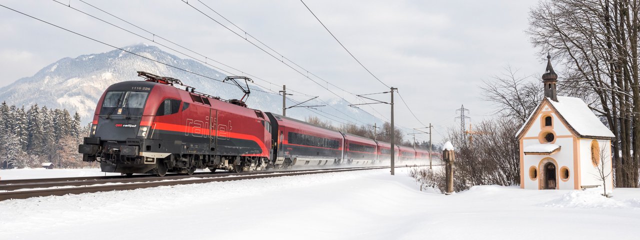 Railjet by Austrian Railways in the Winter, © Tirol Werbung/Robert Pupeter