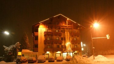 Dolomitenhotel im Winter, © Günther Wachtlechner