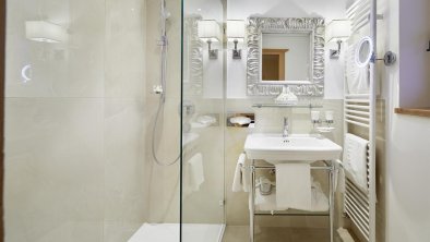 Superior Apartment - Bathroom