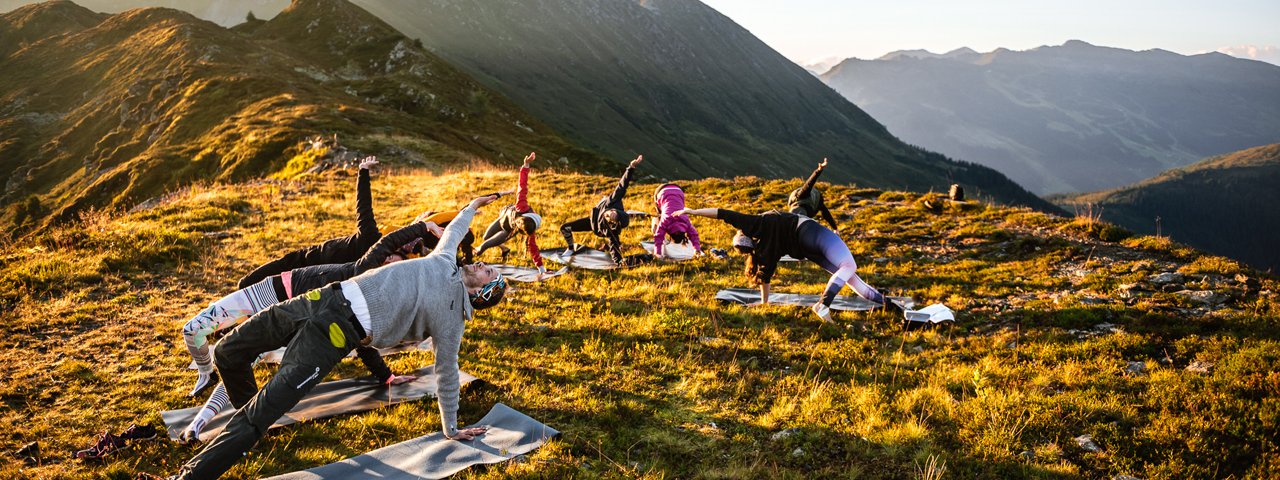 Yoga in the mountains, © Christian Riefenberg