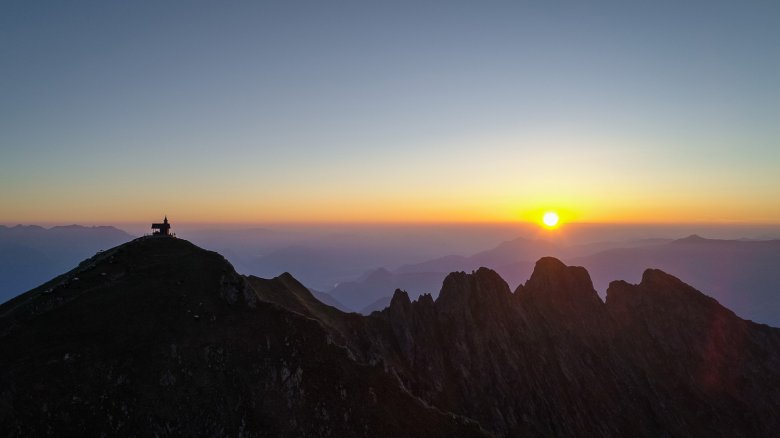 Sunrise on the Kellerjoch mountain.
, © TVB Silberregion Karwendel