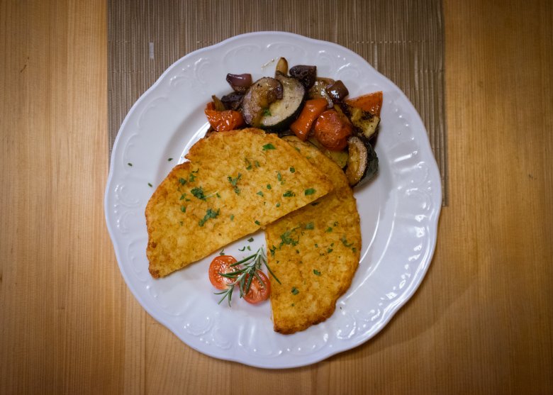 R&ouml;sti with vegetables is the perfect healthy and hearty meal at the end of a long day in the mountains.

