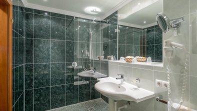 Badezimmer Doppelzimmer Superior / Suite Tirol