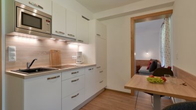 https://images.seekda.net/AT_MAYR_0004/Gaesthaus-Martha-Mayrhofen-Durst-267-Martha-Felbermayr-Appartement-1-Kueche.jpg