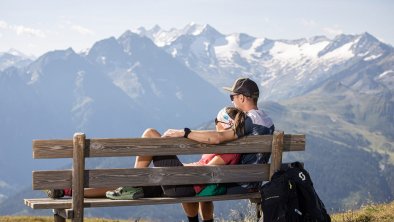 https://images.seekda.net/AT_GER_THERESIA/Traumhafter-Ausblick-Bergwelt-ZillertalArena.jpg