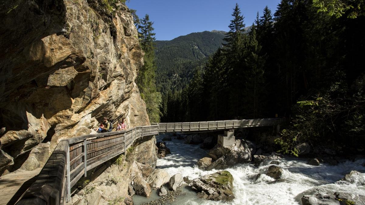 The Ötztaler Ache River is the ideal place for adrenaline seekers wishing to get their kicks, be it wildwater rafting, canoeing or canyoning. Those looking for a riverside activity of the more sedate type will enjoy the good fishing on offer in the area., © Ötztal Tourismus/Christoph Schöch