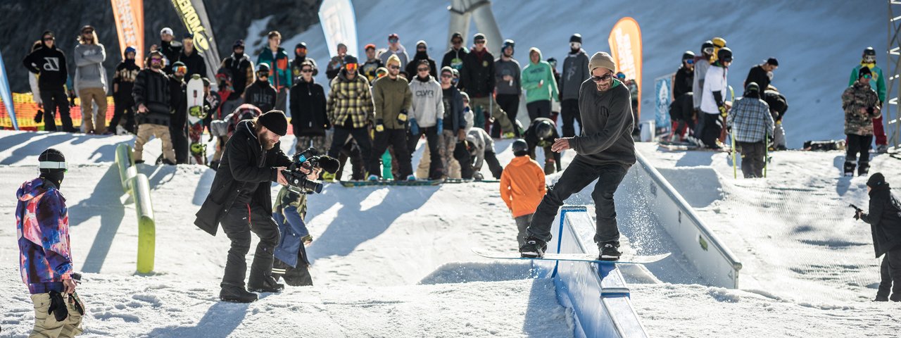 The new winter season kicks off with Stubai Premiere at Stubai Zoo Terrain Park, © Stubaier Gletscher/Stefan Eigner