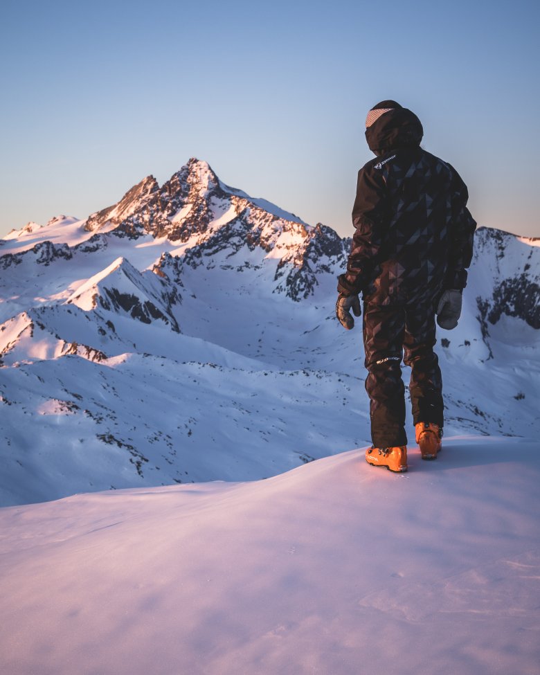 Skitour onto the B&ouml;ses Weibele mountain with view on the Gro&szlig;glockner mounain.&nbsp;
, © TVB Osttirol / Herdieckerhoff Thomas