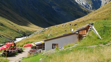 The Clarahütte at the end of the Virgental Valley, © Anne Gabl