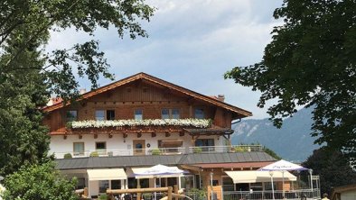 Zillertal-Fuegen-Appartements-Huber-Ansicht-Sommer