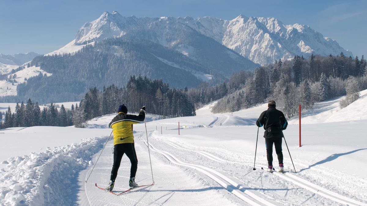 Thanks to its wide, flat valley floor the Kaiserwinkl region is among the most popular cross-country skiing areas in Austria. The large network of trails caters for all abilities and is equipped with snow-making facilities to ensure perfect conditions throughout the season., © Kaiserwinkl