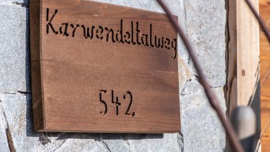 Hausnummer für Suite Tirol und Suite Scharnitz, © Alpechalets.at